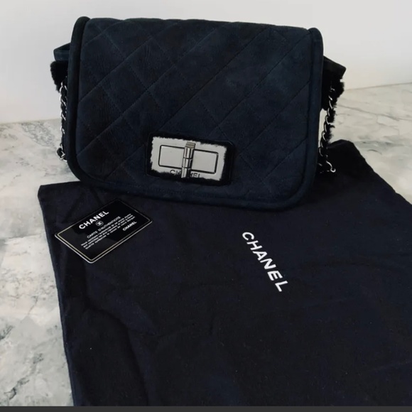 CHANEL shearling and suede flap bag - Picture 1 of 7